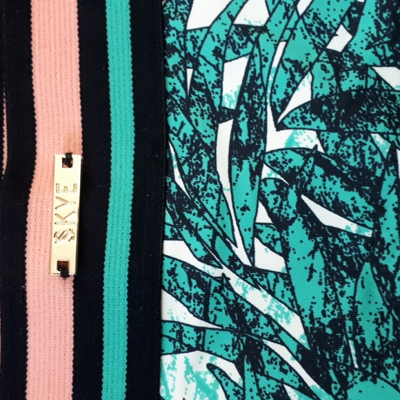 Skye Bikini Bottom Size Small - Picture 2 of 4